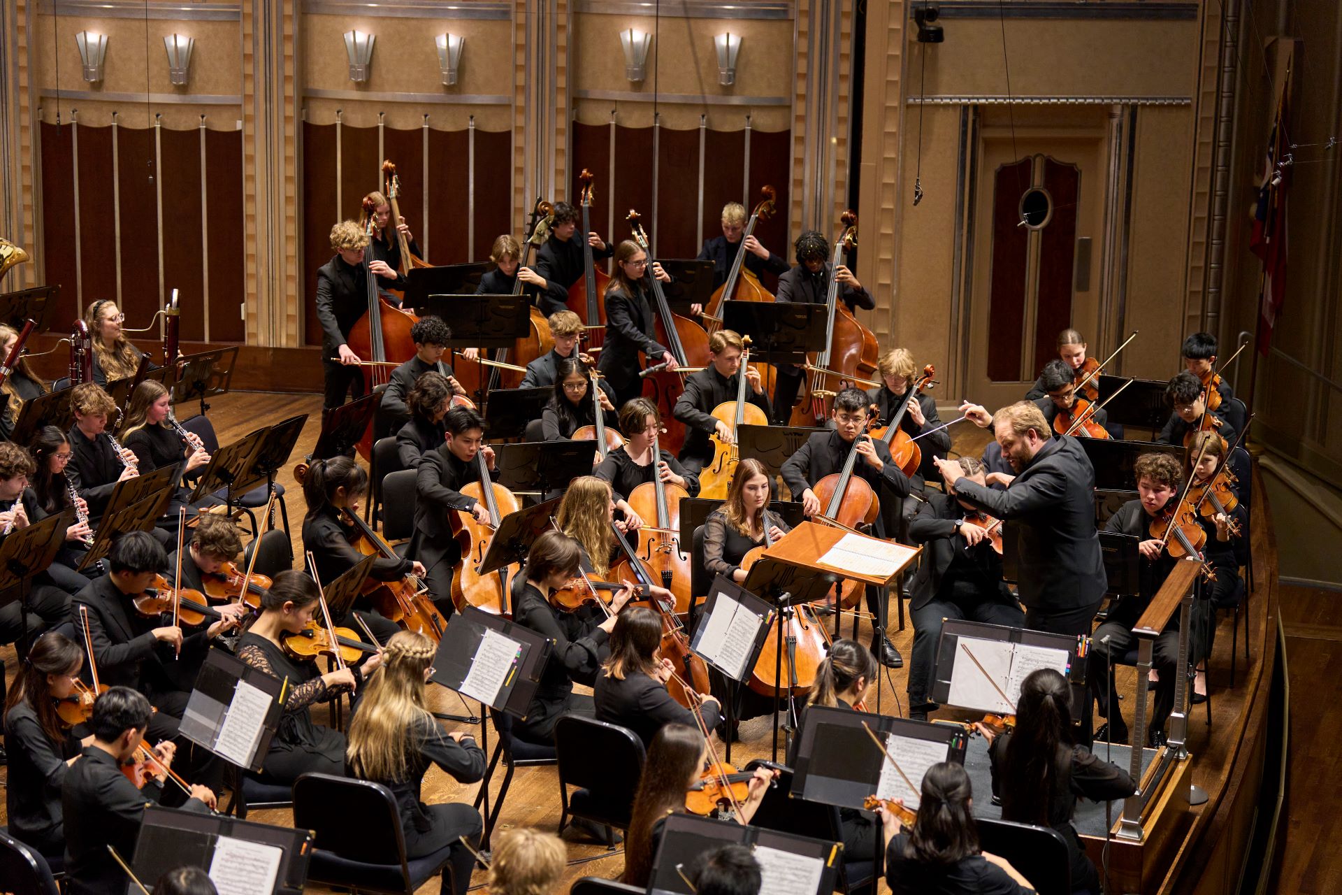 Daniel Reith conducts the Cleveland Orchestra Youth Orchestra