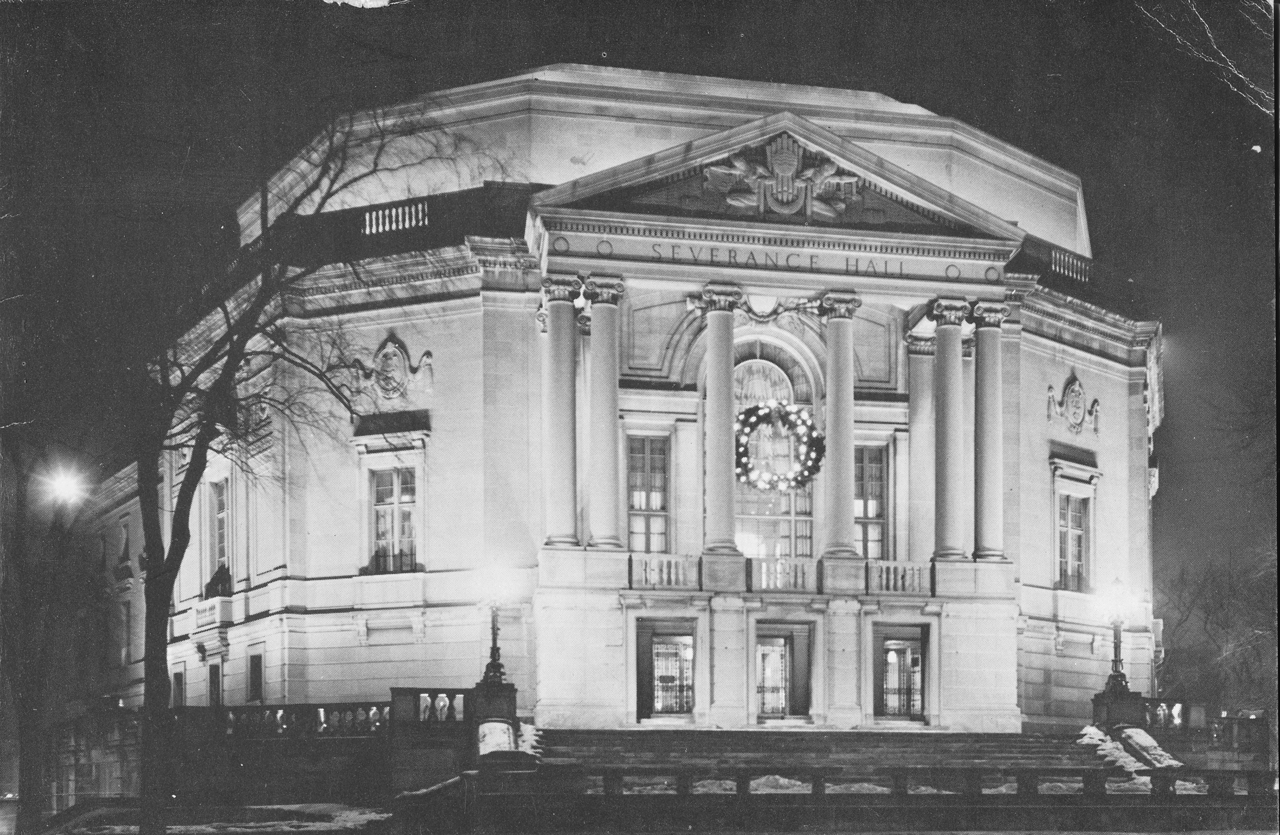 Picture used in the 1969 Christmas concert program booklet of the wreath by Scope Photography